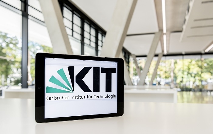 Uni Professor gesucht
